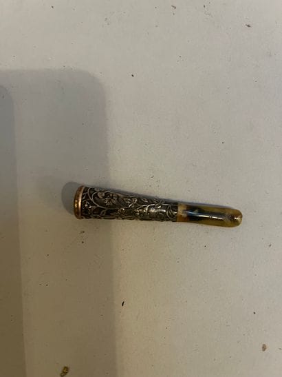 Lot including a horn snuff box featuring...