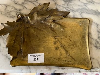 Léon KANN
Bronze mail tray with plane tree...