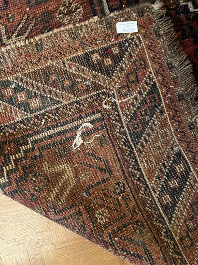 CAUCASE
Two carpets with diamond-shaped medallions
A...