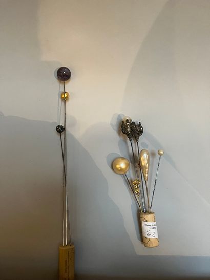 1 lot of various hairpins including fancy...