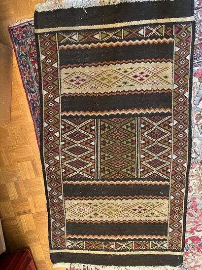 CAUCASE
Two carpets with diamond-shaped medallions
A...