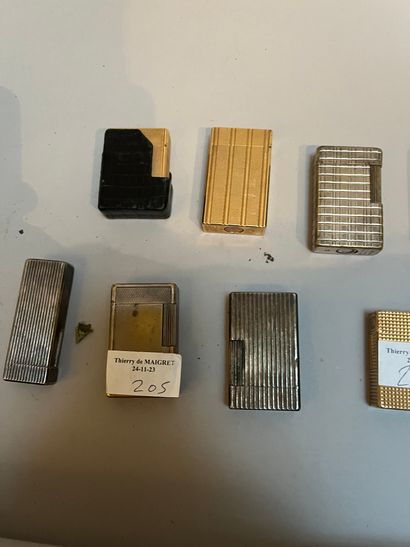 Lot of ten Dupont lighters in gilded or silvered...