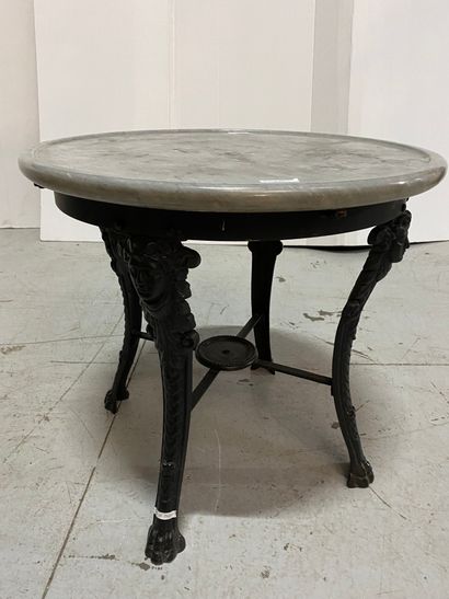 Coffee table in cast iron or black lacquered...