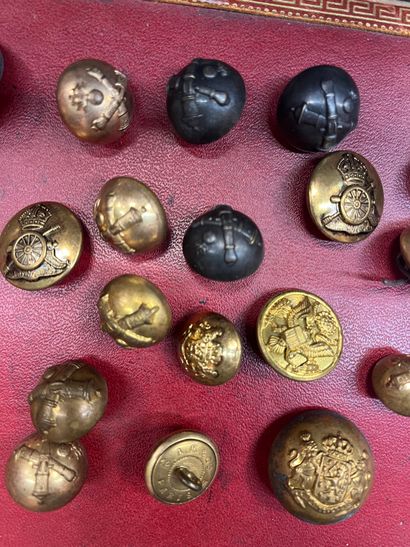 Lot of military buttons 
Sold as is