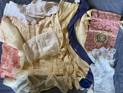 Lot comprising: 3 pairs of silk stockings,...