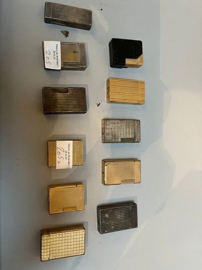 Lot of ten Dupont lighters in gilded or silvered...
