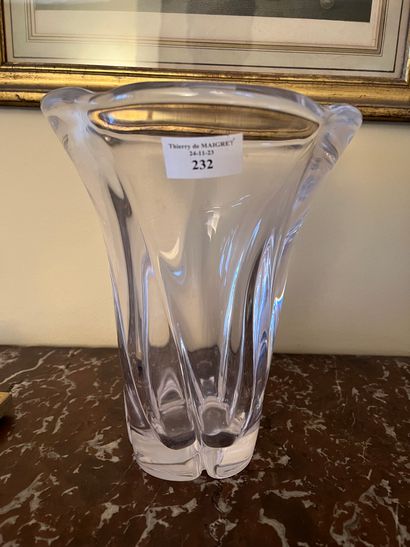 DAUM
Flared-neck crystal vase
H : 25 cm ...