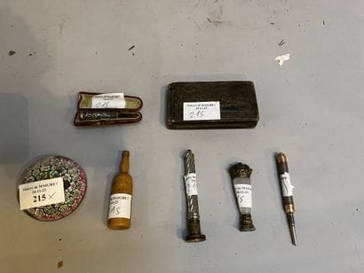 Lot including a horn snuff box featuring...