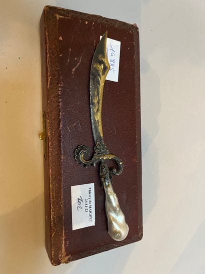 1 lot of various hairpins including fancy...