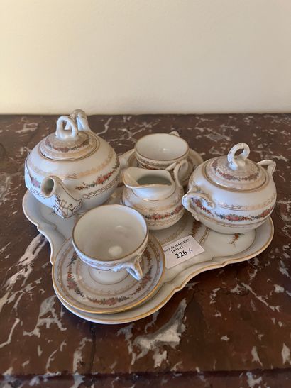 Lot of porcelain objects including head to...