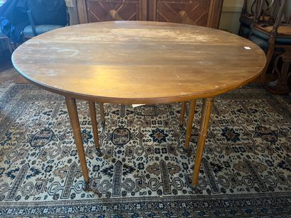 Six-legged shutter table
Directoire style
H:...