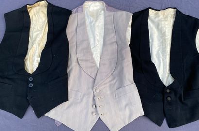Lot including:
4 tails, 1 jacket in black...