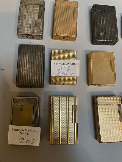 Lot of ten Dupont lighters in gilded or silvered...
