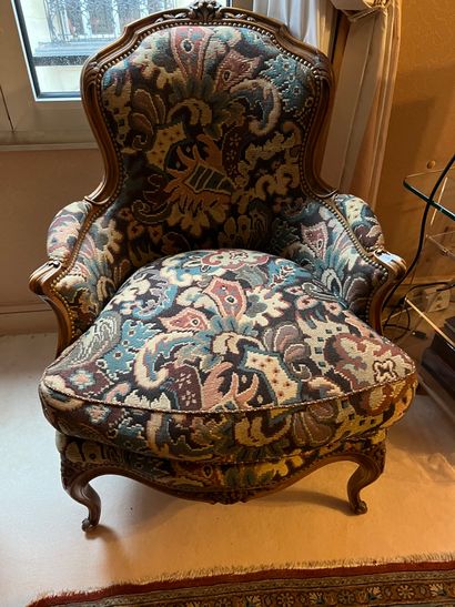 Pair of bergères in natural wood 
Louis XV...
