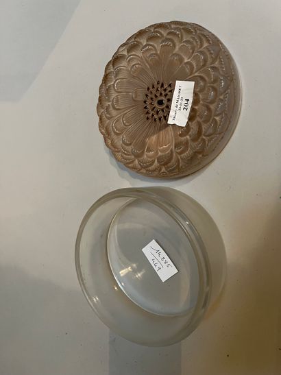 R. Lalique, France 
Dalhia molded glass box
Diam:...