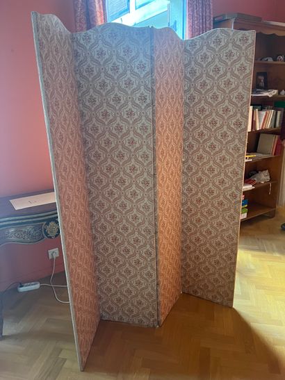 Four-leaf fabric screen decorated with bouquets...