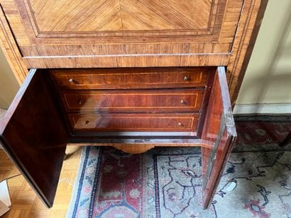 Rosewood veneered secretary
Late Louis XVI...