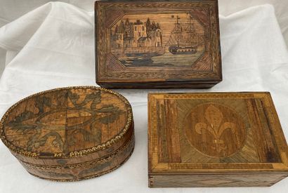 Set of boxes: 
-3 straw marquetry boxes,...