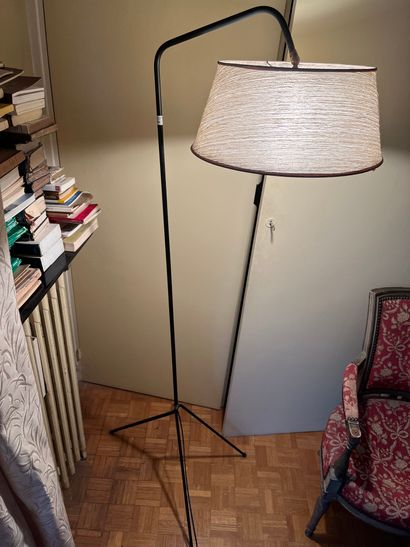 Tripod floor lamp in black lacquered metal...