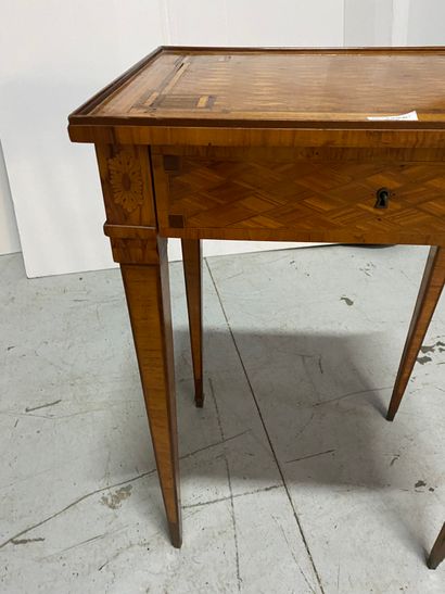 Small veneered table, one drawer in the waist,...