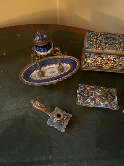 Set of various trinkets composed of cloisonné...