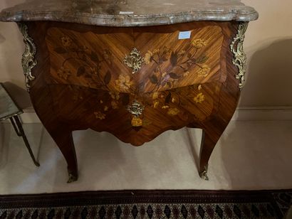 Small chest of drawers in floral veneer 
Louis...