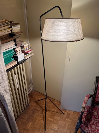 Tripod floor lamp in black lacquered metal...