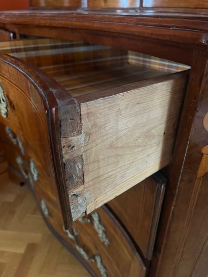 Tiered chest of drawers
Partly early 18th...