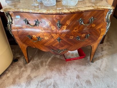 Veneered chest of drawers with two drawers,...