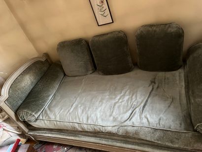 Pair of lacquered daybeds
Louis XVI style
Wear...