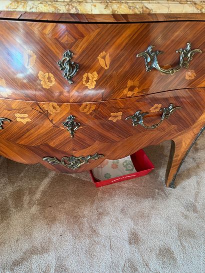 Veneered chest of drawers with two drawers,...