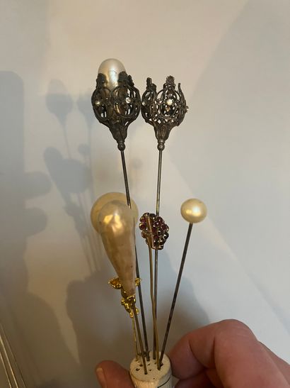 1 lot of various hairpins including fancy...