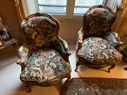 Pair of bergères in natural wood 
Louis XV...