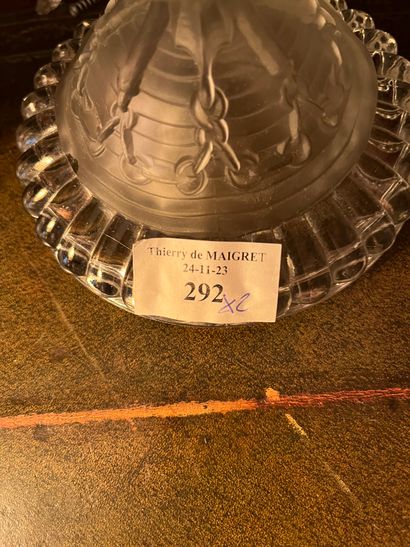 PORTIEUX MANUFACTURE (Lorraine)
Two molded...