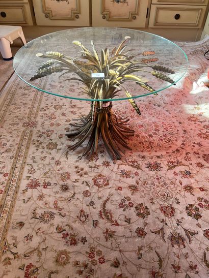 Glass pedestal table decorated with ears...