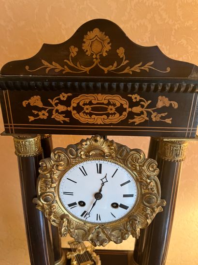 Late 19th century portico clock 
H : 49 
A...