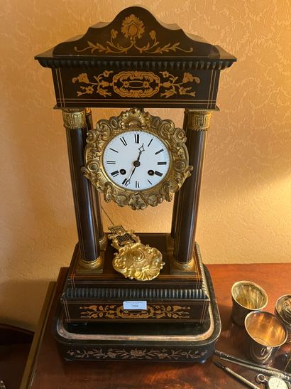 Late 19th century portico clock 
H : 49 
A...