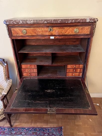 Veneered secretary
Louis XVI period
H: 142...