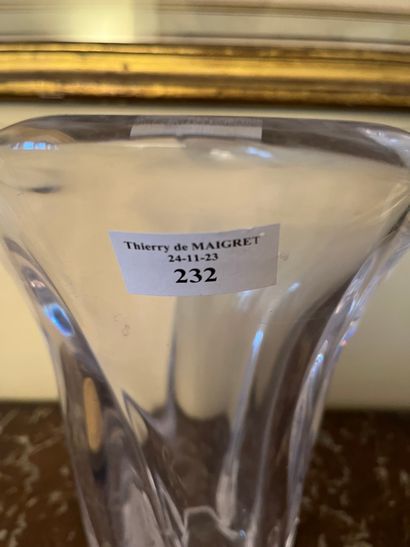 DAUM
Flared-neck crystal vase
H : 25 cm ...