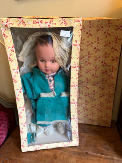 Nani doll in box
Wear and minor accident...
