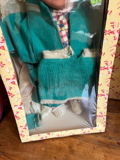 Nani doll in box
Wear and minor accident...