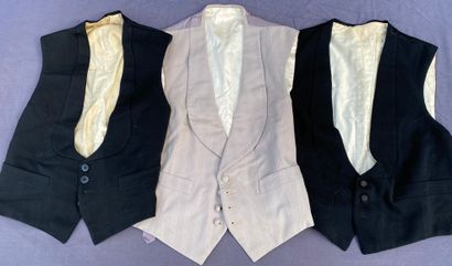 Lot including:
4 tails, 1 jacket in black...