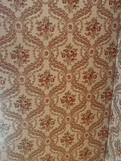 Four-leaf fabric screen decorated with bouquets...