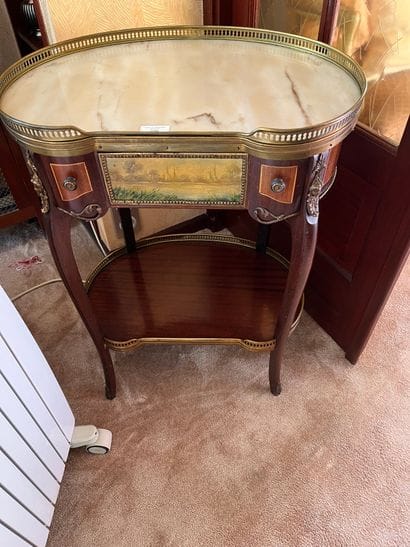 Bean pedestal table 
Syle Transition 
20th...