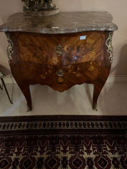 Small chest of drawers in floral veneer 
Louis...
