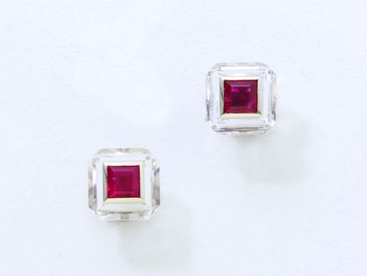 Pair of 750 thousandths white gold earrings...