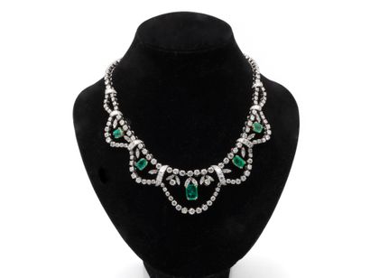 Elegant drapery necklace in 850 thousandth...