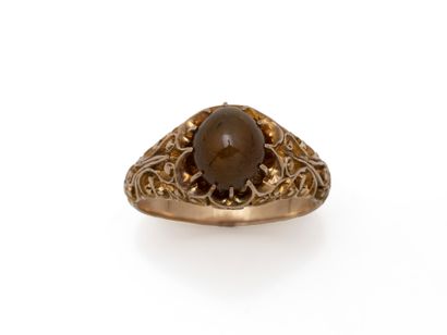 Bague jonc en or 375 millièmes, ornée d’un...