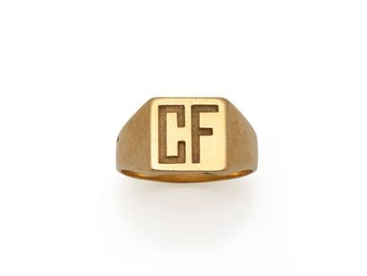 Bague chevalière or 750 millièmes monogrammée...