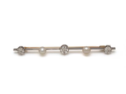 Barrette brooch in 850 platinum and 750 thousandths...